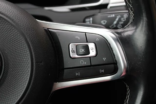 Volkswagen Passat Volkswagen Passat Variant 1.6TDI Highline Business R | Pano | Trekhaak - afbeelding nr 31