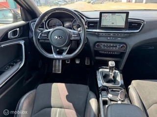 Kia ProCeed Pro Ceed 1.0 T urbo 120pk  GT-Line  Panorama dak, 17 inch velg.  Keyless entry , Voorstlelen & Stuur verwarmd , Navigatie , Achteruit rij Camera  , Apple Carplay / Android Auto , GT Line exterieur  & interieur - afbeelding nr 19