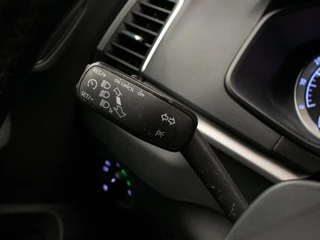 Škoda Karoq Skoda Karoq 1.0 TSI Ambition Sport (APPLE CARPLAY,NAVI,LED,CRUISE,CAMERA,CLIMATE,GETINT,SPORTSTOELEN,PDC,NETTESTAAT) - afbeelding nr 9