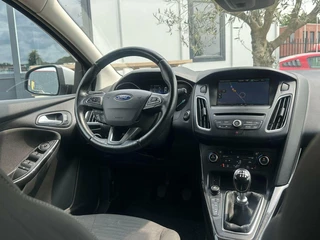 Ford Focus Ford Focus Wagon 1.5 Titanium Navi LED Cruise Climate Stuur/Stoelverwarming Sensoren - afbeelding nr 3