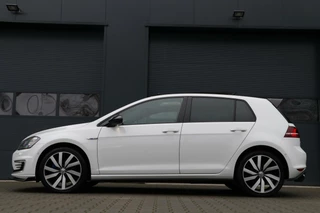 Volkswagen Golf Volkswagen Golf 1.4 TSI GTE Panodak AdaptiveCruise GTI Look Stoelverw Sportzetels F1 Stuurschakeling Lmv Ecc Uitstraling!! 136000KM BJ2015 - afbeelding nr 5