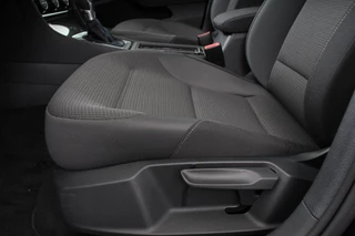 Volkswagen e-Golf Volkswagen e-Golf | Navigatie | Climate control | Virtuel Cockpit | Camera | Keyless | Bluetooth | Cruise Control | Lichtmetalen Velgen | - afbeelding nr 19