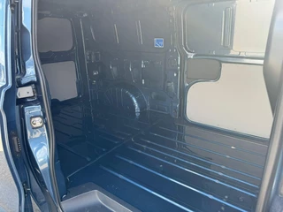 Ford Transit Custom Ford Transit Custom 320 2.0 TDCI L2H1 Trend Automaat 136pk | SCI | Adaptive cruise control | | 8-weg bestuurderstoel + passagiersbank | Stoelverwarming | Dodehoeksensoren | Navigatie | Elektrisch inklapbare spiegels | 16 inch lichtmetalen velgen | Full LED | Dual-zone climate control | LED laadruimteverlichting - afbeelding nr 6