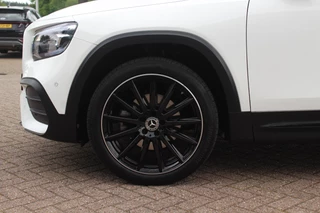 Mercedes-Benz GLB Mercedes-Benz GLB 200 Premium Plus 7p. / Panoramadak / Camera / 20'' / Sfeerverlichting / Navigatie / Dodehoek / DAB / Stoelverwarming / Cruise Control - afbeelding nr 15