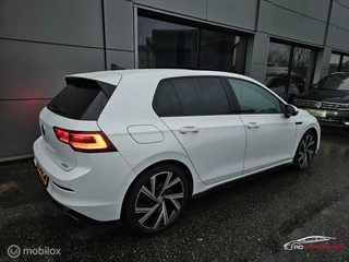 Volkswagen Golf Volkswagen Golf 1.5 eTSI R-Line Panorama/H&K/HUD/IQ Light/Camera - afbeelding nr 2