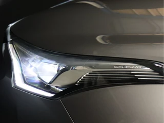 Toyota C-HR [CRUISE CONTROL, CAMERA, BLUETOOTH VERBINDING, STOELVERWARMING, JBL AUDIOINSTALLATIE, MULTIFUNCTIONEEL STUURWIEL, NIEUWSTAAT] - afbeelding nr 21