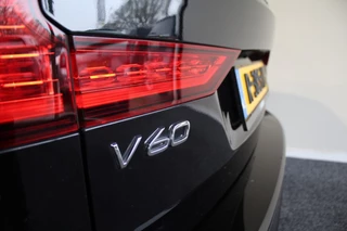 Volvo V60 Volvo V60 2.0 B4 CORE RIJKLAAR l LEDER l 197PK l CAMERA l CARPLAY l - afbeelding nr 16
