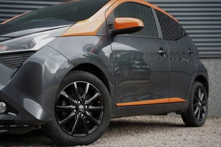 Toyota Aygo Toyota Aygo 1.0 VVT-i x-JBL 72 PK | Camera | Automaat | Carplay | 15'Inch | - afbeelding nr 2