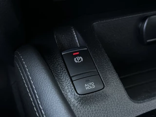 Nissan QASHQAI Nissan QASHQAI 1.2 N-Connecta | Navigatie | 360° camera | 18
