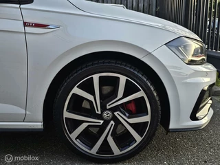 Volkswagen Polo Volkswagen Polo 2.0 TSI GTI Panorama/Keyless/Virtual/Beats/Camera - afbeelding nr 19
