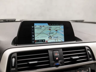 BMW 1 Serie Automaat (NAVIGATIE, CLIMATE, STOELVERWARMING, GETINT GLAS, SPORTSTOELEN, XENON, CRUISE, NIEUWE APK, NIEUWSTAAT) - afbeelding nr 8