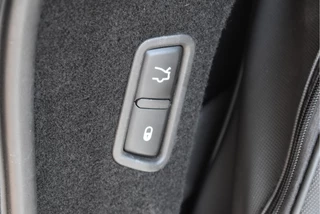 Maserati Levante | Luchtvering | Pano.dak | Camera | Keyless | DAB | Carplay | LED / Xenon | 20