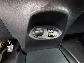 Toyota Yaris Toyota Yaris 1.5 VVT-i Aspiration DEALER ONDERHOUDEN / NL AUTO / CAMERA / NAVIGATIE / BLUETOOTH / VOLLE TANK - afbeelding nr 26