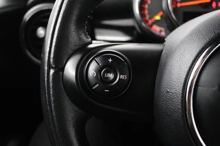MINI Cooper Mini Mini 1.5 Cooper (CRUISE CONTROL, NAVIGATIE, BLUETOOTH, CLIMATE CONTROL, NL-AUTO) - afbeelding nr 14