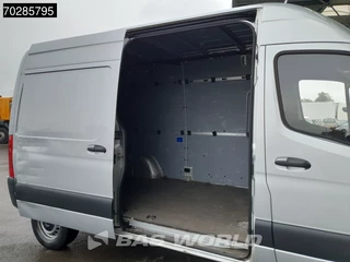 Mercedes-Benz Sprinter Mercedes Sprinter 214 CDI Automaat L2H2 Airco Cruise Camera Parkeersensoren MBUX Euro6 L2 12m3 Airco Cruise control - afbeelding nr 6