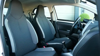 Toyota Aygo Toyota Aygo 1.0 VVT-i x-play |Carplay|Camera! - afbeelding nr 4