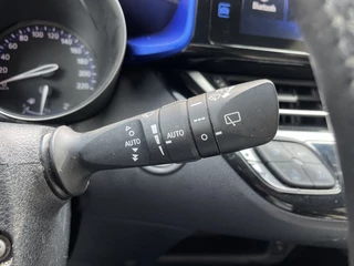 Toyota C-HR Toyota C-HR 1.8 Hybrid Bi-Tone | Navi | Stoelverwarming | Cruise Control - afbeelding nr 14