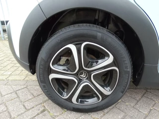Citroën C3 Citroen C3 1.2 PureTech 110pk  Carplay / Cruise / Nette auto - afbeelding nr 19