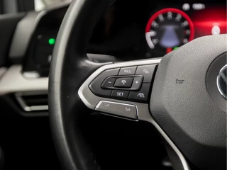 Volkswagen Golf Automaat (APPLE CARPLAY, GROOT NAVI, STUUR/STOELVERWARMING, GETINT GLAS, SPORTSTOELEN, PARKEERSENSOREN, ADAPTIVE CRUISE, DAB+, NIEUWE APK, NIEUWSTAAT) - afbeelding nr 20