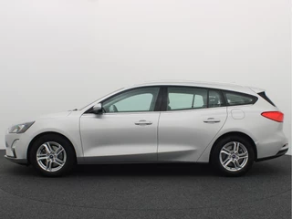 Ford Focus TREKHAAK / CARPLAY / NAVI / AIRCO / PDC / BLUETOOTH / CRUISE / NL-AUTO - afbeelding nr 2