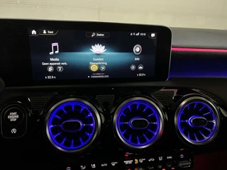 Mercedes-Benz A-Klasse Mercedes A-klasse 180 AMG Matgrijs Sfeerverlichting Carplay - afbeelding nr 46