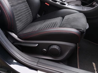 Mercedes-Benz GLA Mercedes-Benz GLA 180 122pk Automaat Business Solution AMG | Origineel NL | Navi | Clima | Cruise | Keyless Entry | Pdc V+A+Assist+Camera | Licht+Regensensor | Stoelverwarming | 18''lm - afbeelding nr 33