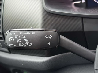 Škoda Kodiaq Skoda Kodiaq 1.5 TSI Sportline Automaat | Trekhaak uitklapbaar | Navigatiesysteem | Stoelverwarming | Stuurverwarming | Getint glas | Cruise control | 20 inch lichtmetalen velgen | Achteruitrijcamera | Parkeersensoren voor en achter - afbeelding nr 12