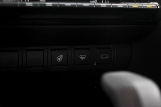 Toyota C-HR Toyota C-HR 1.8 Hybrid 140 First Edition | Camera | Adaptive Cruise - afbeelding nr 24