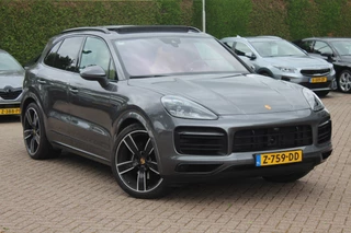 Porsche Cayenne Porsche Cayenne 3.0 E-Hybrid Platinum Edition / Trekhaak / Panoramadak / 360Camera / 22'' / Matrix LED / Luchtvering / Sportdesign / Sportchrono / Keyless / Stoelventilatie / Stuurverwarming / Dodehoek / DAB / ACC - afbeelding nr 1
