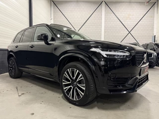 Volvo XC90 Volvo XC90 T8 Recharge AWD R-Design BLACK LONG RANGE PANO/TREKHAAK/HEAD-UP/MEMORY/H&K/CAMERA/ACC/PILOT-ASSIST/KEYLESS/LEER-SPORT/GOOGLE/PRIVACY/20