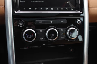 Land Rover Discovery Land Rover Discovery 2.0 Td4 HSE Luxury / Trekhaak / Panoramadak / Camera / 22'' / Luchtvering / Keyless / DAB / Cruise Control - afbeelding nr 25