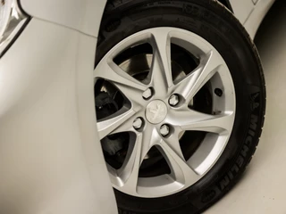 Peugeot 208 Peugeot 208 1.2 e-VTi Sport Automaat (NAVIGATIE, GETINT GLAS, LM VELGEN, SPORTSTOELEN, CRUISE, PARKEERSENSOREN, NIEUWE APK, NIEUWSTAAT) - afbeelding nr 15