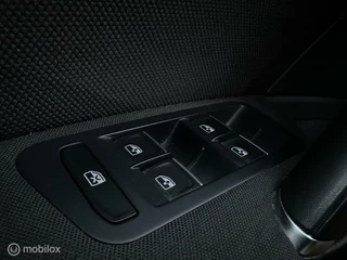 Volkswagen Golf Volkswagen Golf 1.4 TSI GTE Pano Led Navi - afbeelding nr 19