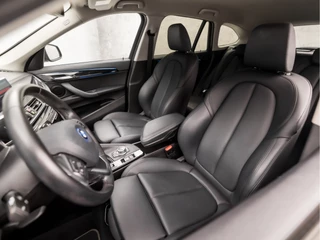 BMW X1 BMW X1 xDrive25e Sportline 221Pk Automaat (GROOT NAVI, DEALER ONDERHOUDEN, SFEERVERLICHTING, CLIMATE, LEDER, STOELVERWARMING, SPORTSTOELEN, GETINT GLAS, ELEK ACHTERKLEP, NIEUWE APK, NIEUWSTAAT) - afbeelding nr 14