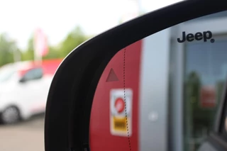 Jeep Compass Jeep Compass 1.4 140PK MultiAir LIMITED | AFNEEMBARE TREKHAAK | ELEKTRISCH BEDIENBARE STOELEN MET GEHEUGENFUNCTIE | LEDEREN BEKLEDING | NAVIGATIE | KEYLESS ENTRY/START | CRUISE CONTROL | DAB+ RADIO | ACHTERUITRIJ CAMERA | DODEHOEK DETECTIE | BEATS AUDIO SYSTEM | CLIMATE CONTROL | - afbeelding nr 26