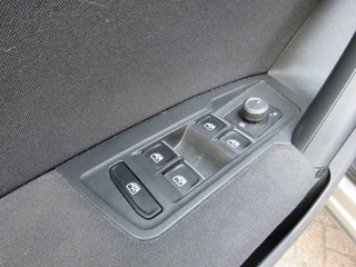 Volkswagen Tiguan Volkswagen Tiguan 1.4 TSI CON. SERIES / Led / Navi / Wegklap.haak / BOVAG garantie - afbeelding nr 33