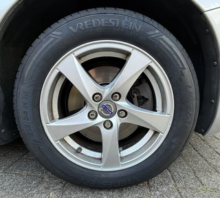 Volvo V60 Volvo V60 2.0 D4 MOMENTUM EURO 6 Dealer onderhouden 181PK - afbeelding nr 22