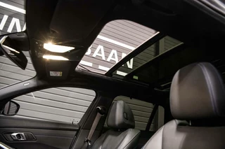 BMW 3 Serie BMW 3-serie 330e Sedan Hybrid | Vol | M Sport | Schuifdak | H&K | Innovation | Head Up | 19 inch | - afbeelding nr 5