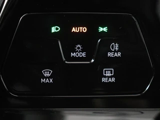Volkswagen Golf Volkswagen Golf 1.0 TSI Life | Carplay | Sfeerverlichting |  Navigatie | Adaptive cruise | Full LED | Parkeerhulp | DAB | Climate control | Bluetooth - afbeelding nr 27