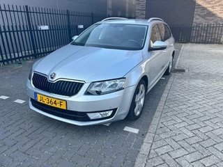 Škoda Octavia Skoda Octavia Combi 1.6 TDI DSG Elegance Businessline - afbeelding nr 4