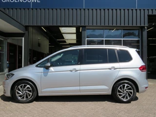 Volkswagen Touran Volkswagen Touran 1.2 TSI CON. SERIES ,,SOUND'' / Camera / Wegklap.haak / Stoelverwarming / - afbeelding nr 16