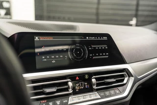 BMW 3 Serie BMW 3-serie Touring 330e xDrive M SPORT PANO LASER - afbeelding nr 35