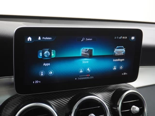 Mercedes-Benz GLC Mercedes-Benz GLC 300e AMG // Panoramadak // Burmester // 360 Camera // Keyless // Carbon // Sfeerverlichting // Carplay - afbeelding nr 28