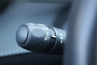 Peugeot 208 Peugeot 208 1.2 100PK AUTOMAAT ALLURE PACK | NAVIGATIE | ACHTERUITRIJ CAMERA | APPLE CARPLAY/ANDROID AUTO | LED KOPLAMPEN | LICHTMETALEN VELGEN 16