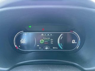 Kia e-Soul Kia e-Soul ExecutiveLine 64 kWh | Adaptive Cruise Control | Head-up Display | Achteruitrijcamera | Navi | Lederen Bekleding | Stoelverwarming/Ventilatie | Climate Control | Harman Kardon | - afbeelding nr 29