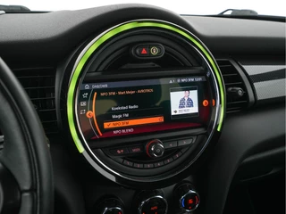 MINI Electric (INCL-BTW) *HEAD-UP | HARMAN/KARDON-AUDIO | LEATHER-ALCANTARA | MATRIX-LED | CAMERA | KEYLESS | NAVI-FULLMAP | DAB+ | ECC | HEATED-SPORT-SEATS | DIGI-COCKPIT | PDC | CRUISE | 17