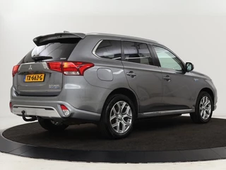 Mitsubishi Outlander Mitsubishi Outlander 2.4 PHEV Pure | Carplay | Trekhaak |  Leder/Alcantara | Keyless | Camera | Climate control | Cruise control - afbeelding nr 32