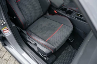 Volkswagen Golf Volkswagen Golf 2.0 TSI GTI Clubsport 45 Jahre Akra Pano DSG - afbeelding nr 33