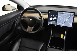 Tesla Model 3 TREKHAAK/LEDER/AUTOPILOT - afbeelding nr 21