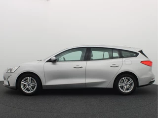 Ford Focus Ford Focus Wagon 1.0 EcoBoost Trend Edition Business AIRCO / NAVI / PDC / BLUETOOTH / CRUISE / CARPLAY / NL-AUTO - afbeelding nr 2
